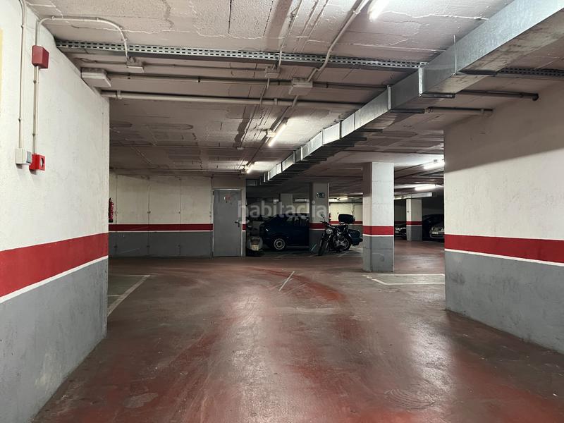 Foto 4b276f8c-1a6c-4f6c-8a3a-5baf8343d1f7. Aparcament cotxe a carrer de bernat boades 31 a La Devesa Girona