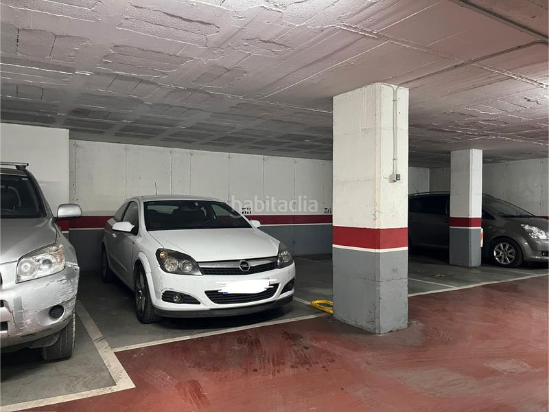 Foto 50519a66-b4fb-4987-b1cc-449969a2396a. Aparcament cotxe a carrer de bernat boades 31 a La Devesa Girona