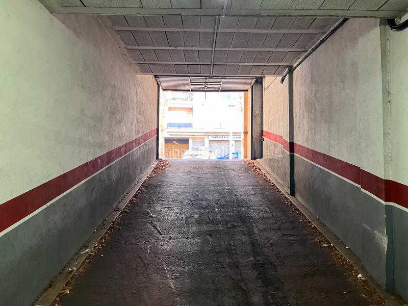 Foto 814ab2f4-b00b-47e2-9f24-77293ad8a610. Aparcament cotxe a carrer de bernat boades 31 a La Devesa Girona