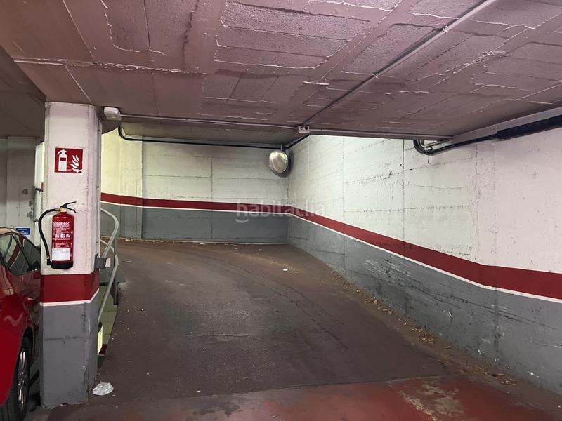 Foto c5e5c90a-f621-4e70-aaf7-a5b39e946114. Aparcament cotxe a carrer de bernat boades 31 a La Devesa Girona