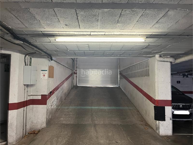 Foto 342c3bcb-1a56-4ed7-b265-a4cec8ff86b6. Rent car parking in carrer josep viader i moliner 9 in Girona