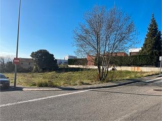 Terreny residencial  Carrer de lluís companys. Solar urbà cantoner de 1.762m2 per casa aillada o aparellades
