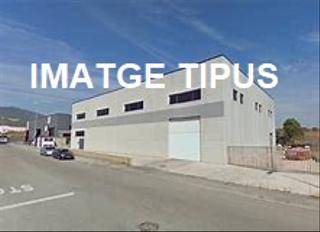 Solar industrial a Campllong. Terreny per a urbanitzar de 3.887m2