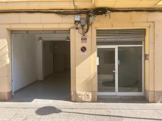 Lloguer Local Comercial  Carrer doctor antic roca. Local comercial / serveis de 100m2