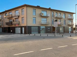 Lloguer Local Comercial a Travessera del maig 5. Local al centre cornellà del terri de 93m2 (possibilitat fins 36
