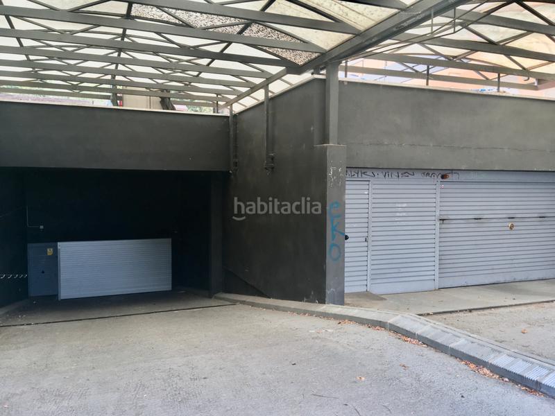 Foto b27d65f3-e8b1-4032-b4ef-414cb33b2875. Posto auto in carrer de la riera de bugantó 7 in Palau Girona