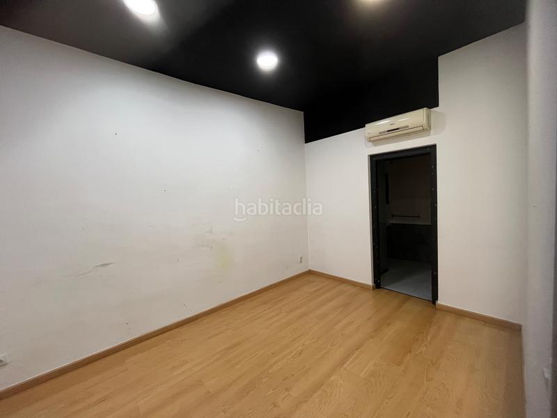 Foto 2487deb9-41d5-429a-92b5-459963d5de47. Alquiler local comercial en carrer del riu güell 25 local comercial de 55m2 en Girona