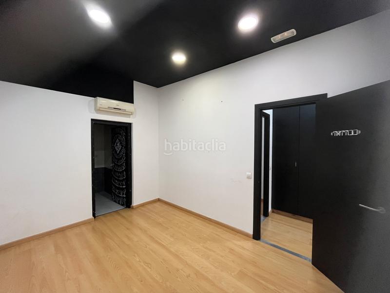 Foto 643b8f5a-e2f8-4f9b-8a9d-14352667d5b6. Alquiler local comercial en carrer del riu güell 25 local comercial de 55m2 en Girona