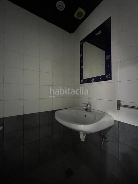 Foto d0056c89-6858-492b-b4bc-5fe7f59e110d. Alquiler local comercial en carrer del riu güell 25 local comercial de 55m2 en Girona