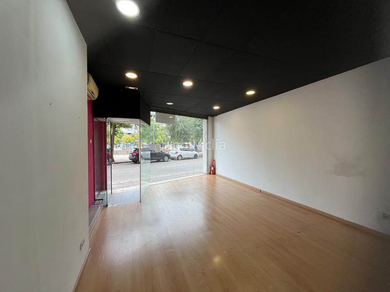 Foto d38ed897-8695-45bb-af1a-53daa4a30ab8. Alquiler local comercial en carrer del riu güell 25 local comercial de 55m2 en Girona