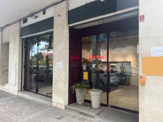 Alquiler Local Comercial  Avinguda de montilivi. Local condicionat per bar-restauració i obrador