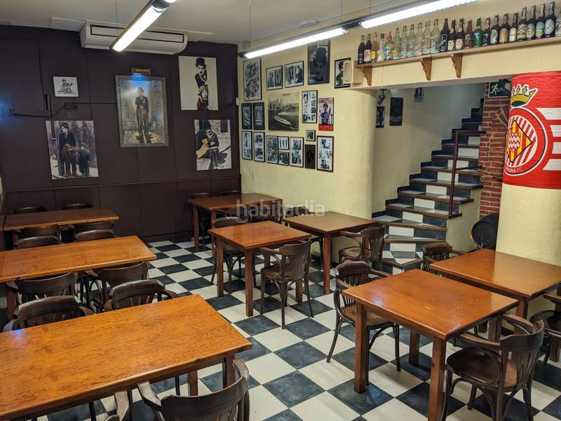 Foto 505ab1a1-d0b9-4e3b-8089-01396fc2ebce. Traspàs local comercial a Eixample Nord Girona