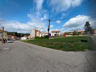 Terreno residencial  Avinguda nen jesús de praga 17. Ideal per casa aïllada amb jardí i piscina.