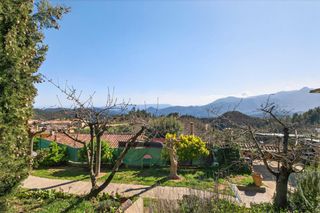 Semi detached house in Sant Hilari Sacalm. Casa amb vistes espectaculars al montseny.