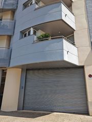Miete Geschäftsraum in Carrer del riu güell 83. Local de 234m2 en una sola planta. local en brut