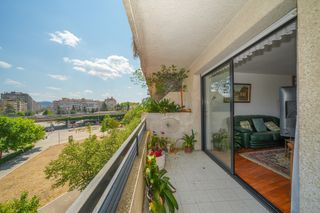 Pis  Plaça d'europa. Es ven pis amb terrassa i vistes. inclou plaça aparcament