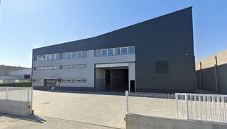 Miete Fabrikhalle in Riudellots de la Selva. ¡gran oportunitat! nau industrial aïllada de 1.400m2 sobre terre