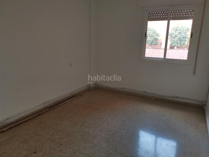 Foto fa8d71ff-2bdc-4d53-ab6e-4fc95f3fb191. Piso en carrer riu brugent 14 piso a reformar en barrio en Tarragona
