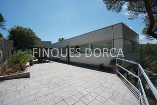 Haus  Carrer la vinya. Torre aislada en cabrils