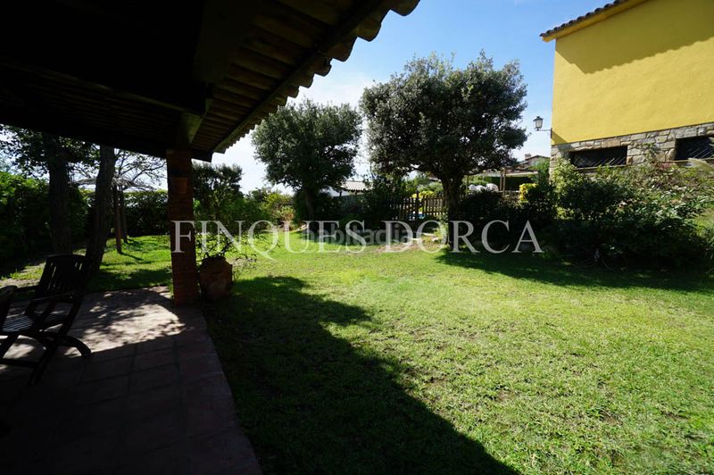 Foto 54b2d6a2-84b9-4990-bf00-5a82d4efbbc2. Xalet amb xemeneia calefacció aparcament piscina a Cabrils