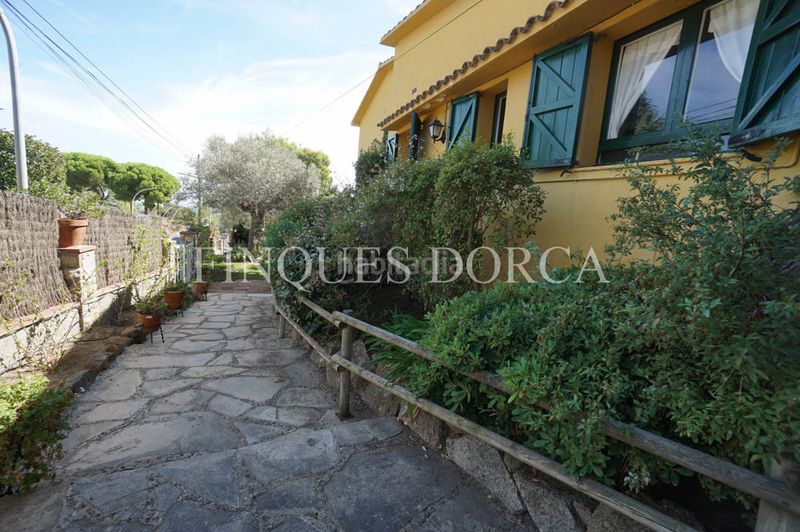 Foto c5a35a18-6e1f-4bd8-a0b2-0dfe897281c7. Xalet amb xemeneia calefacció aparcament piscina a Cabrils