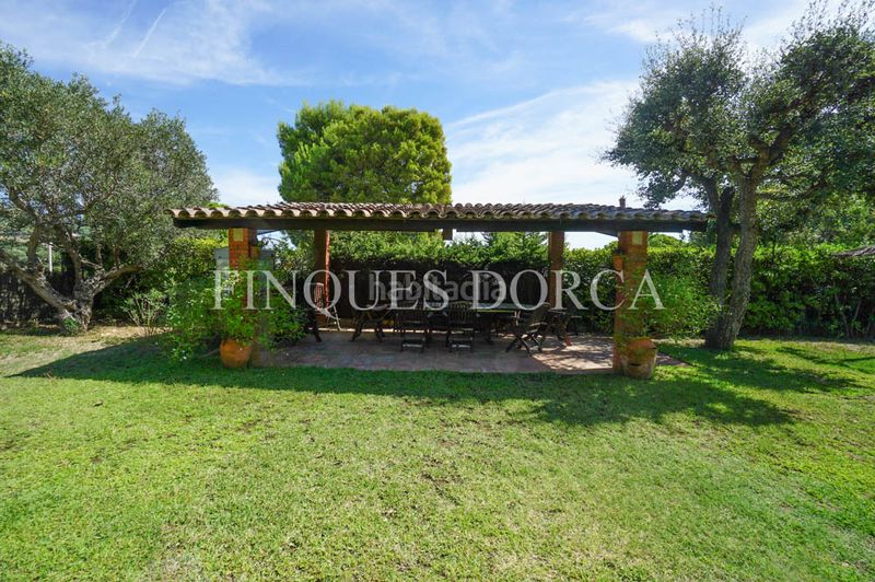Foto f58922ae-c736-46ad-b5ce-29c62ca58cbc. Xalet amb xemeneia calefacció aparcament piscina a Cabrils