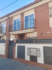 Maison jumelée  Carrer de llevant. Impecable adosado de 4 habitaciones