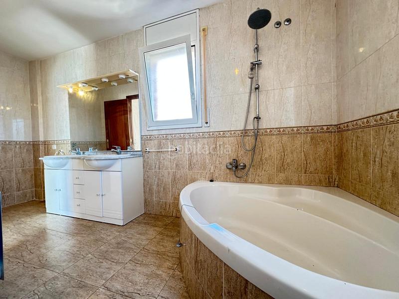 Foto 682cf156-4725-4537-b29f-d97b143d38f3. Chalet con riscaldamento parcheggio in Castellvell del Camp