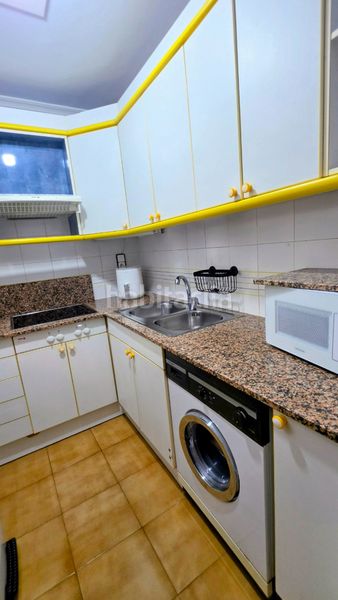 Foto fef2bd25-e25c-499a-8bf6-a121a40213ec. Apartament amb piscina a Mar i Camp - Platja dels Capellans Salou