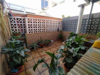 Casa a El Raval - Portes Encarnades. Casa de dos plantas en el raval