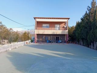 Masia en Agost. Encantadora casa rstica en agost con amplias instalaciones y vi