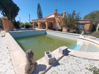 Xalet a Jubalcoi. Encantador chalet en elche  zona jubalcoisaladas a solo 3 minuto