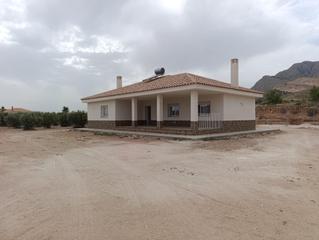 Xalet a Abanilla. Chalet nuevo en macisvenda con amplias vistas y comodidades mode