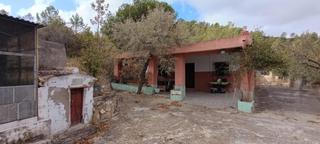 Maison à Hondón de las Nieves. Casa de campo en hondon de las nieves  oportunidad para reformar
