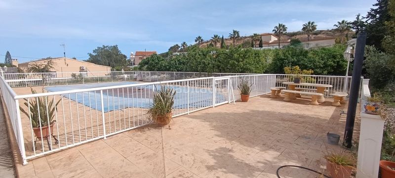 Foto d9af22f4-9aea-4f7e-845c-7c3468402981. Xalet amb aparcament piscina a Peña de las Águilas Elche / Elx