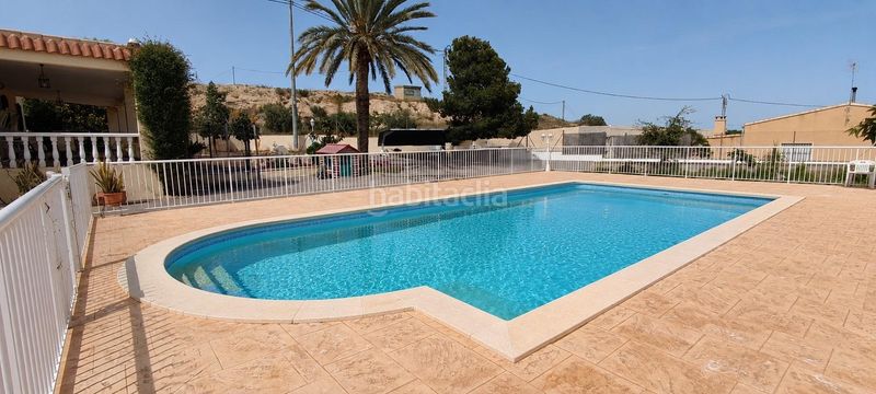Foto f22a08ce-7ed1-4644-97a0-2055a2039a34. Xalet amb aparcament piscina a Peña de las Águilas Elche / Elx