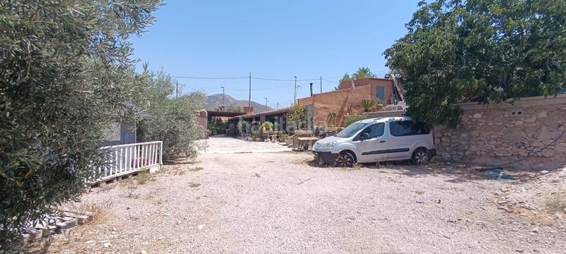 Foto fd99ecca-3c54-4f8c-9385-d9d49cb03c53. Casa amb piscina a Algueña