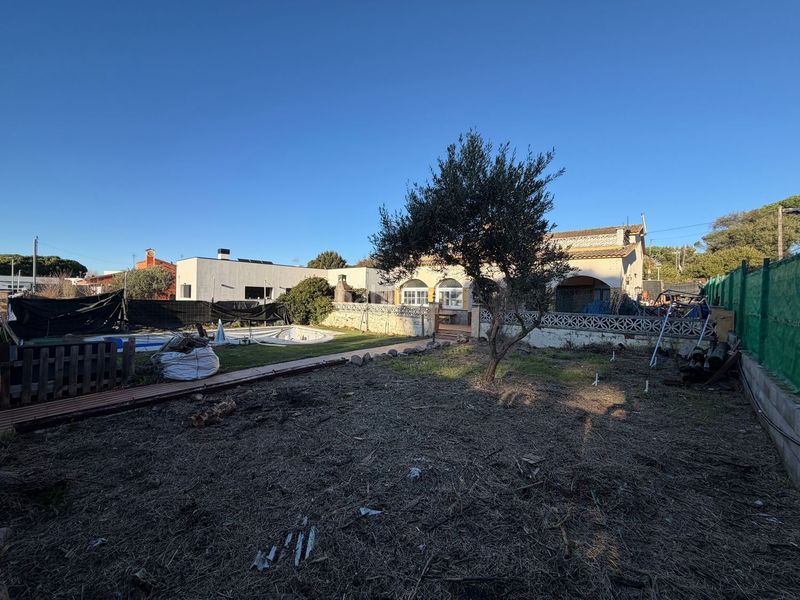 Foto a456b766-e3ca-4e7f-b87f-6f38eb69d10c. Xalet amb aparcament piscina a Llagostera