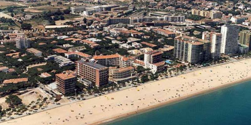 Foto f290a265-ede9-4660-9e24-1e5e9fd0cbf2. Edificio en Centre-Platja Platja d´Aro