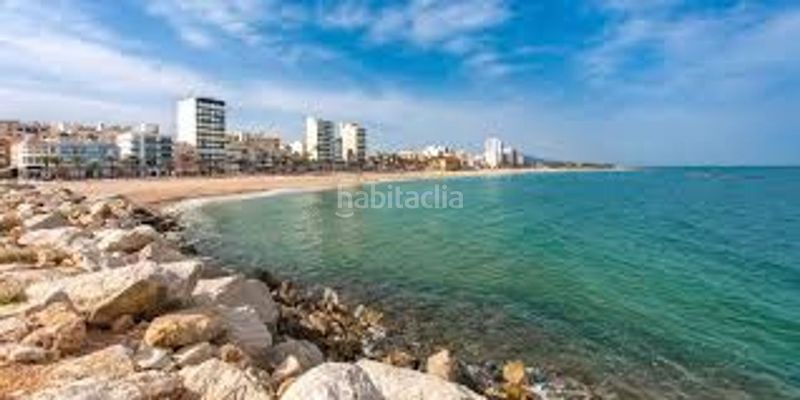Foto 36bbab81-5c4c-4254-8bc9-1bf7e616c9d0. Edificio en Papa Luna - Platja del Gurugú Benicarló