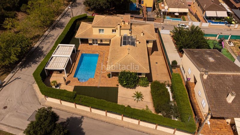 Foto 2bd8777f-0fd7-4254-9aa1-c2496d957c34. Xalet amb piscina a Llagostera