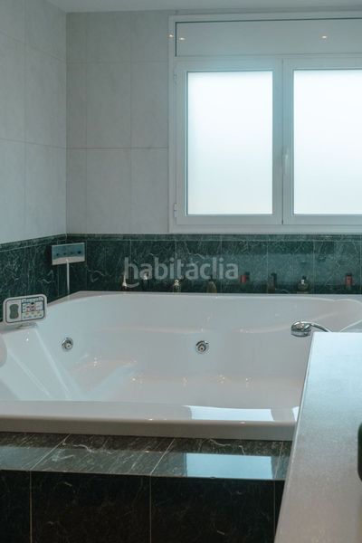 Foto 50e13f8a-525a-4b91-97a7-d05a3a2313f4. Xalet amb piscina a Llagostera