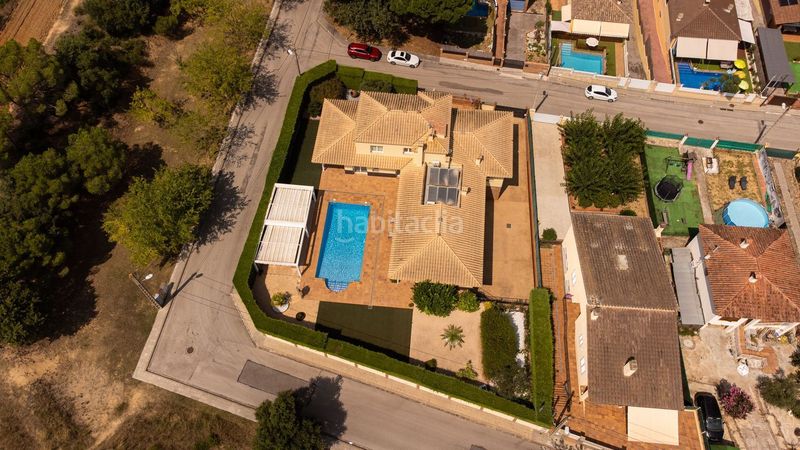 Foto 96b16c9a-681b-4413-b17a-d125a82f3c9c. Xalet amb piscina a Llagostera