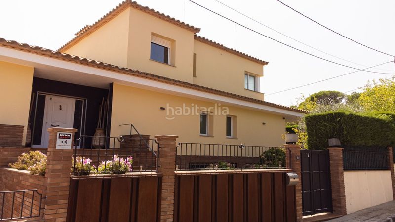Foto f6c8af44-30e5-4b8d-becd-19f7c7f7f56a. Xalet amb piscina a Llagostera