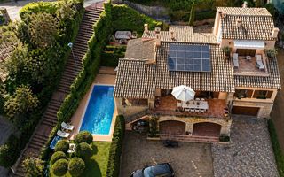 Chalet  Ronda del coral