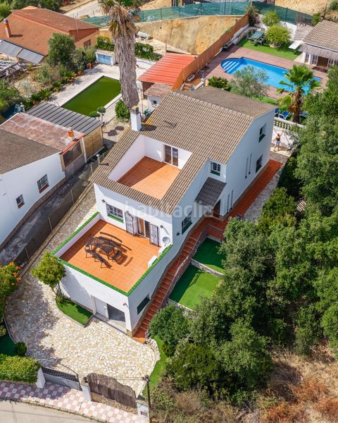 Foto 288f1b25-ffe9-47b8-bb2f-30bdcc308bf6. Chalet with heating parking pool in Aiguaviva Parc Vidreres