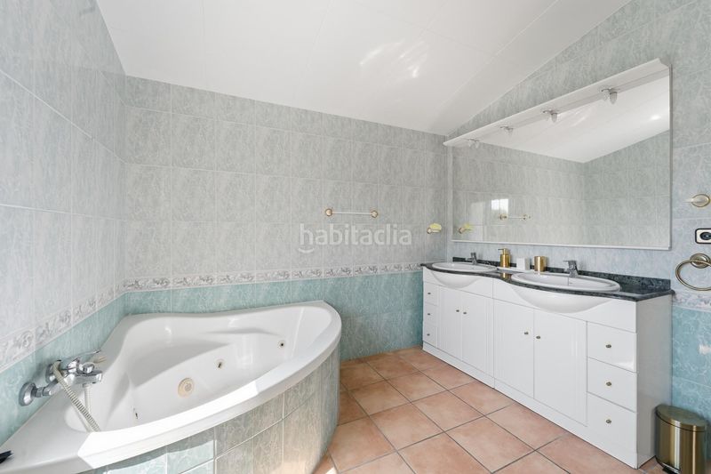 Foto d02937b1-ab37-4a04-8c3d-89206cfa8caa. Chalet with heating parking pool in Aiguaviva Parc Vidreres