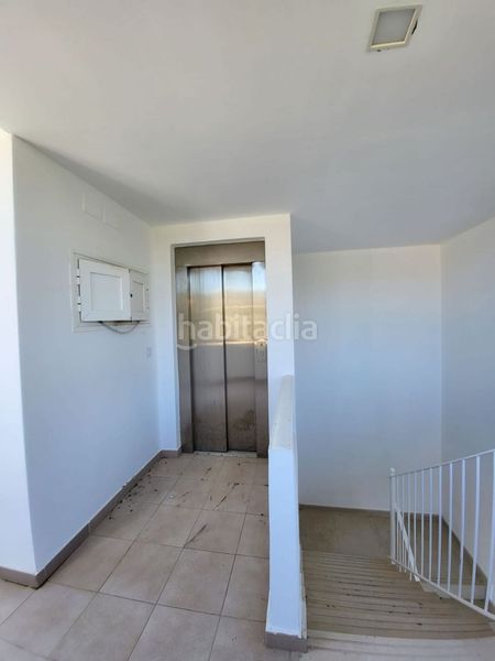 Foto eabe18ce-63b2-4ea3-bb93-8404cfe92b86. Edifici a El Grao Castellón de la Plana