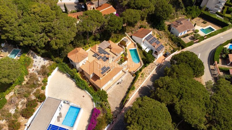 Foto b2258e13-e76b-429c-bb49-7b8636a8cf8b. Xalet amb piscina a Pals