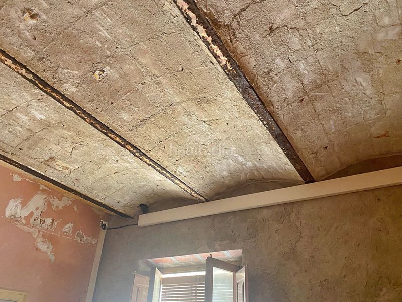 Foto f6ca5da2-11db-43fe-86b5-2c9a3813ff17. Edifici a Amer